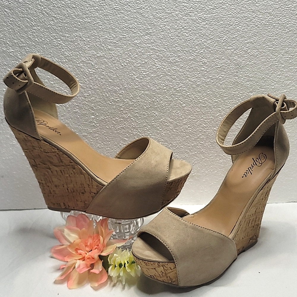 Paprika Sz10 Tan Wedges